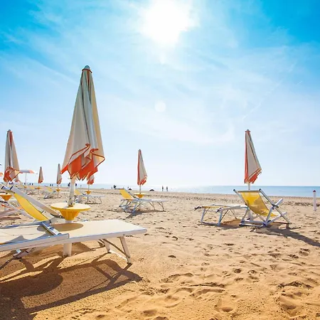 Quiet With Garden Bibione