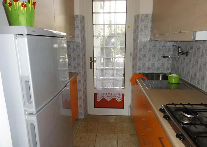 Апартаменты Quiet With Garden Бибионе