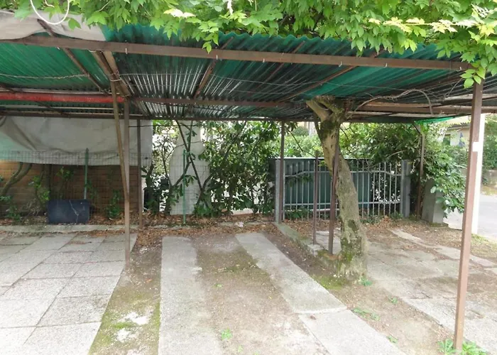 Quiet With Garden דירה